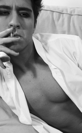 Portrait John Jones cigarette 6